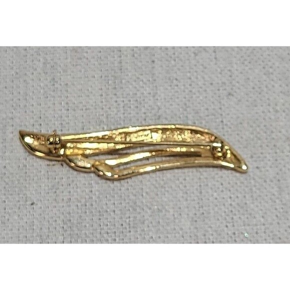 Vintage Signed Monet Cream Enamel Polished Gold Tone Metal Wave Brooch Pin - Picture 3 of 4